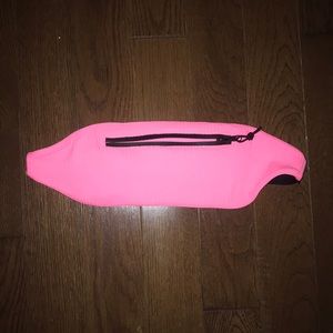 Neon pink triangl fanny pack